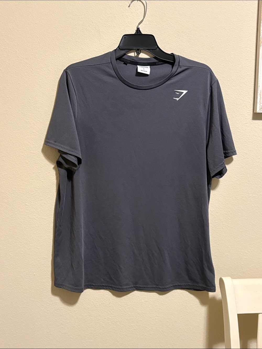 Gymshark Men’s Gray Crewneck Performance Tee Size Large